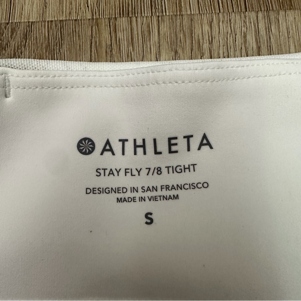 Athleta Stay Fly 7/8 Tight Legging in White - Picture 3 of 6